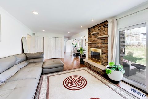 Tiny photo for 5S671 Buttonwood Court, Naperville, IL 60540 (MLS # 12603770)