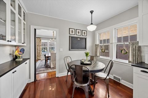 Tiny photo for 1321 Monroe Avenue, River Forest, IL 60305 (MLS # 12587091)