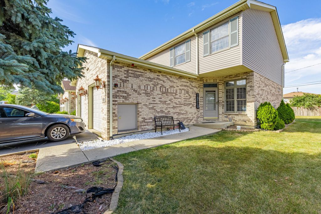 Photo for 8810 W 83rd Place, Justice, IL 60458 (MLS # 12496147)