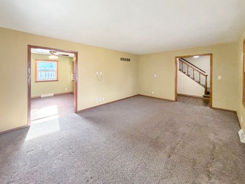 Tiny photo for 1419 Finch Street, Freeport, IL 61032 (MLS # 12574122)