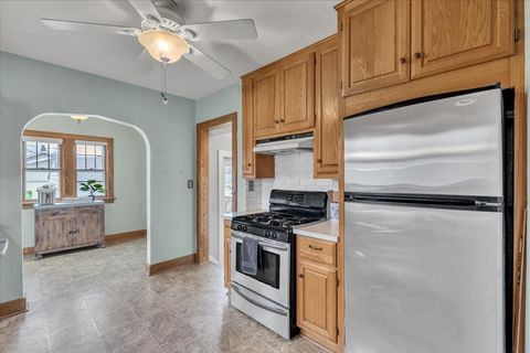 Tiny photo for 2824 Tremont Avenue, Davenport, IA 52803 (MLS # 12610959)