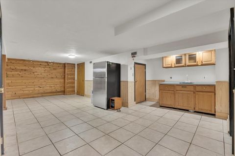 Tiny photo for 2824 Tremont Avenue, Davenport, IA 52803 (MLS # 12610959)