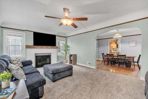 Tiny photo for 2824 Tremont Avenue, Davenport, IA 52803 (MLS # 12610959)