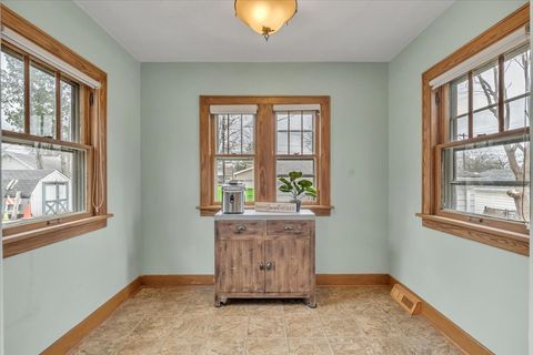 Tiny photo for 2824 Tremont Avenue, Davenport, IA 52803 (MLS # 12610959)