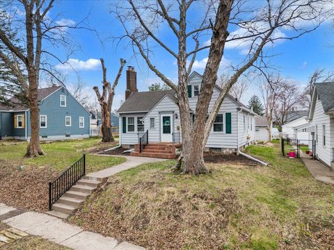 Tiny photo for 2824 Tremont Avenue, Davenport, IA 52803 (MLS # 12610959)