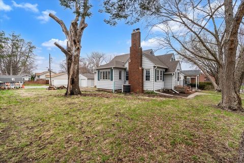 Tiny photo for 2824 Tremont Avenue, Davenport, IA 52803 (MLS # 12610959)