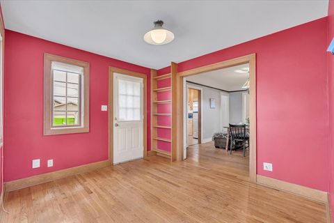 Tiny photo for 2824 Tremont Avenue, Davenport, IA 52803 (MLS # 12610959)