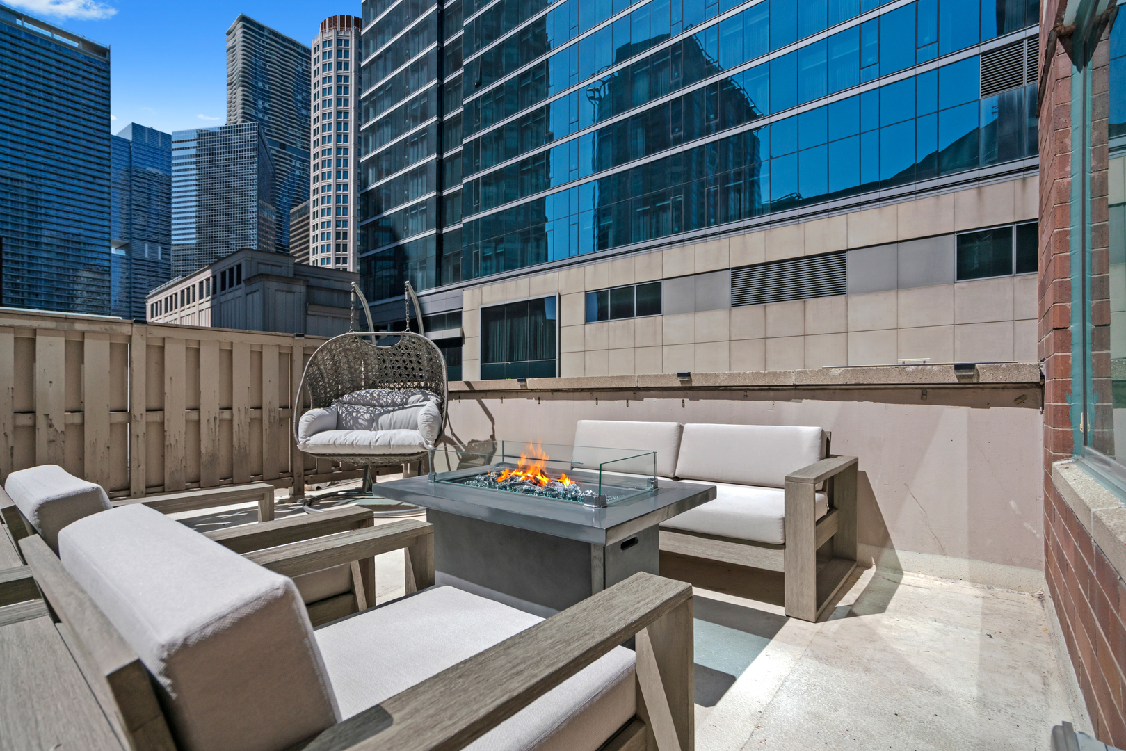 440 N McClurg Court 301