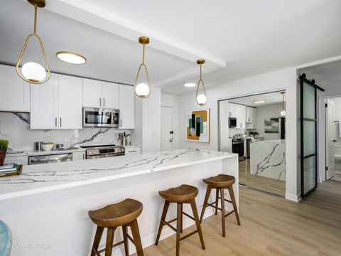 Tiny photo for 5455 N SHERIDAN Road #1904, Chicago, IL 60640 (MLS # 12517971)