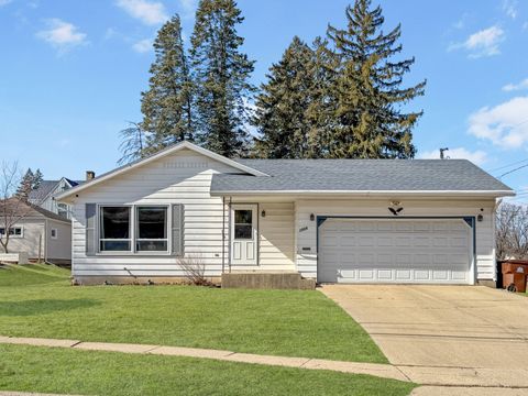 Photo of 1506 S Walnut Avenue, Freeport, IL 61032 (MLS # 12581552)