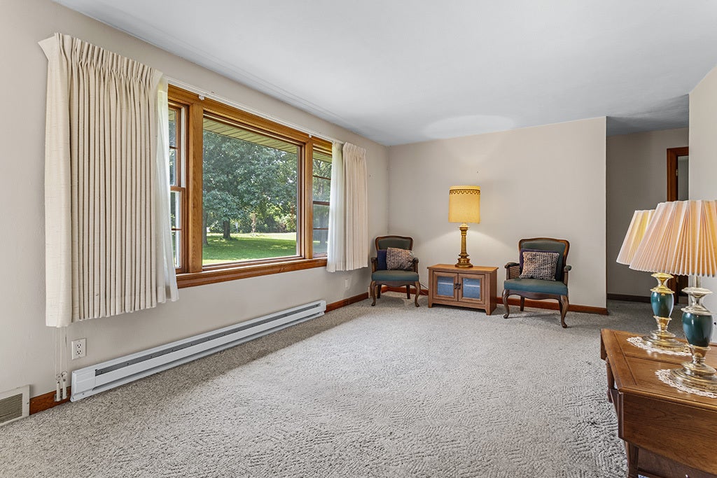 2115 MAPLE Road