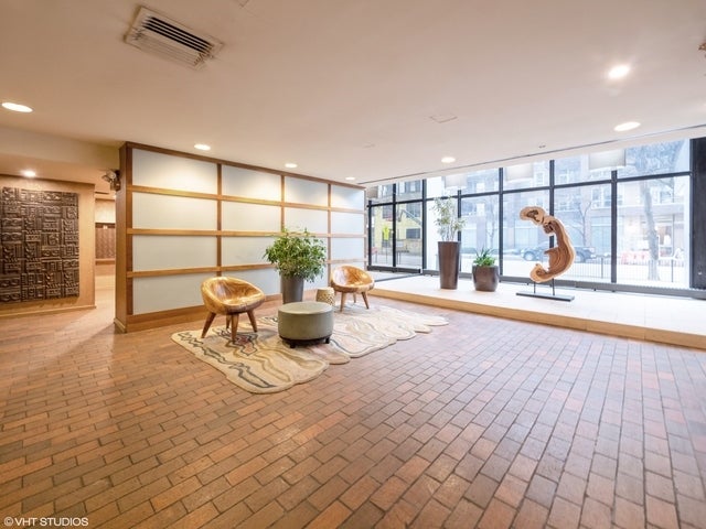 5445 N Sheridan Road 2204