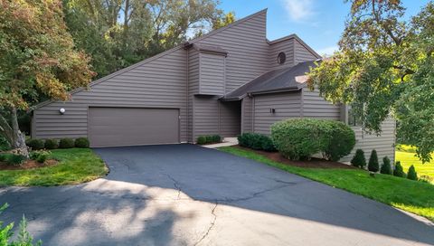 5N373 GLEN OAK Lane St. Charles IL 60175