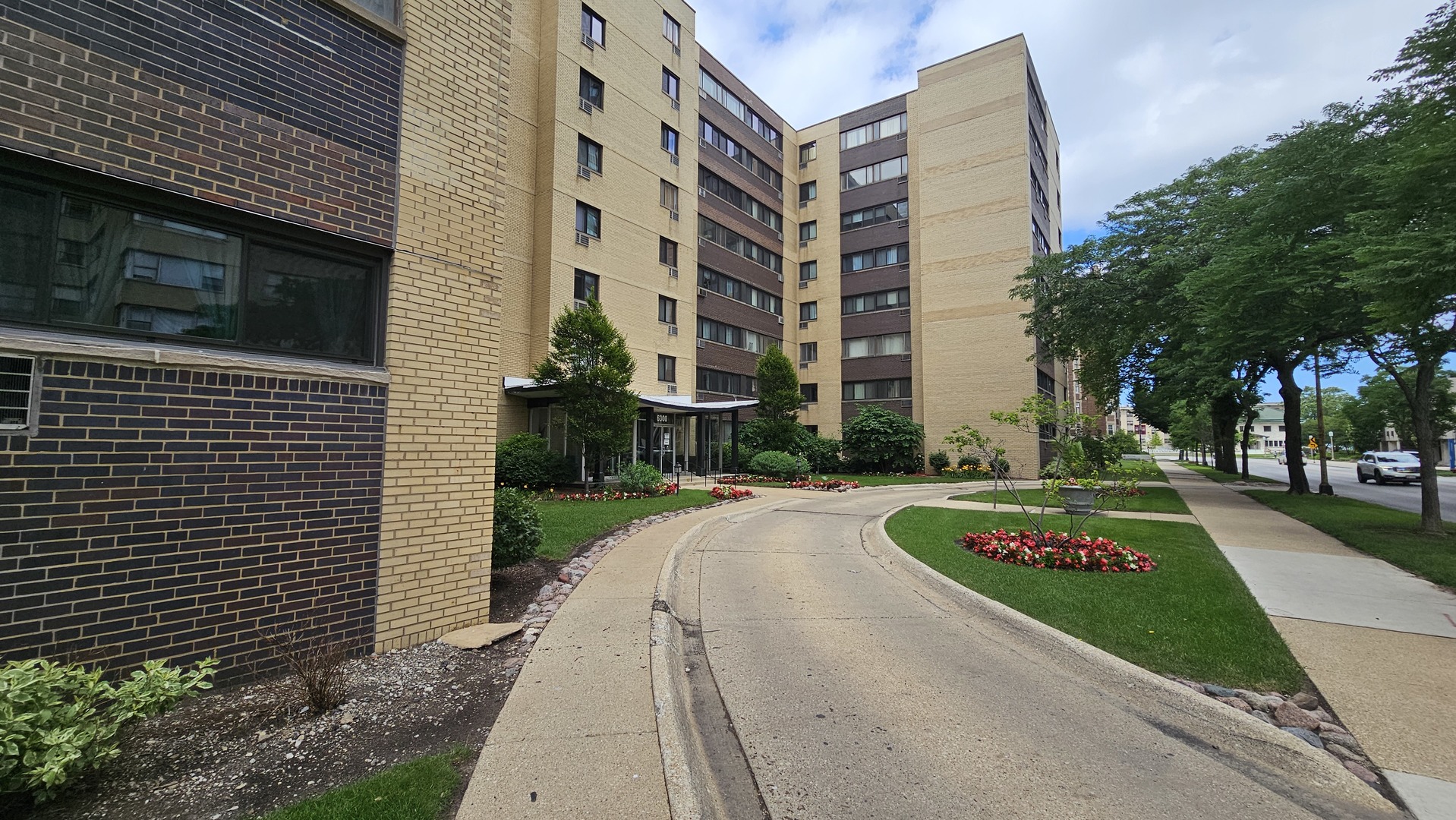 6300 N Sheridan Road 107