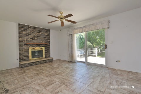 Tiny photo for 16 S Emerald Avenue, Mundelein, IL 60060 (MLS # 12668892)