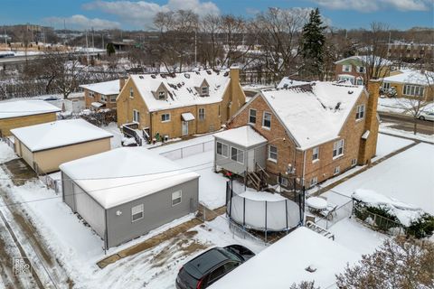 Tiny photo for 5016 Jarlath Avenue, Skokie, IL 60077 (MLS # 12528682)