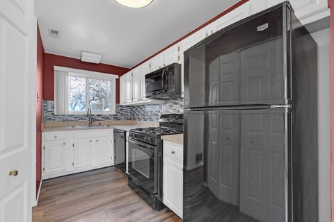 Tiny photo for 523 Alton Court, Carol Stream, IL 60188 (MLS # 12618076)