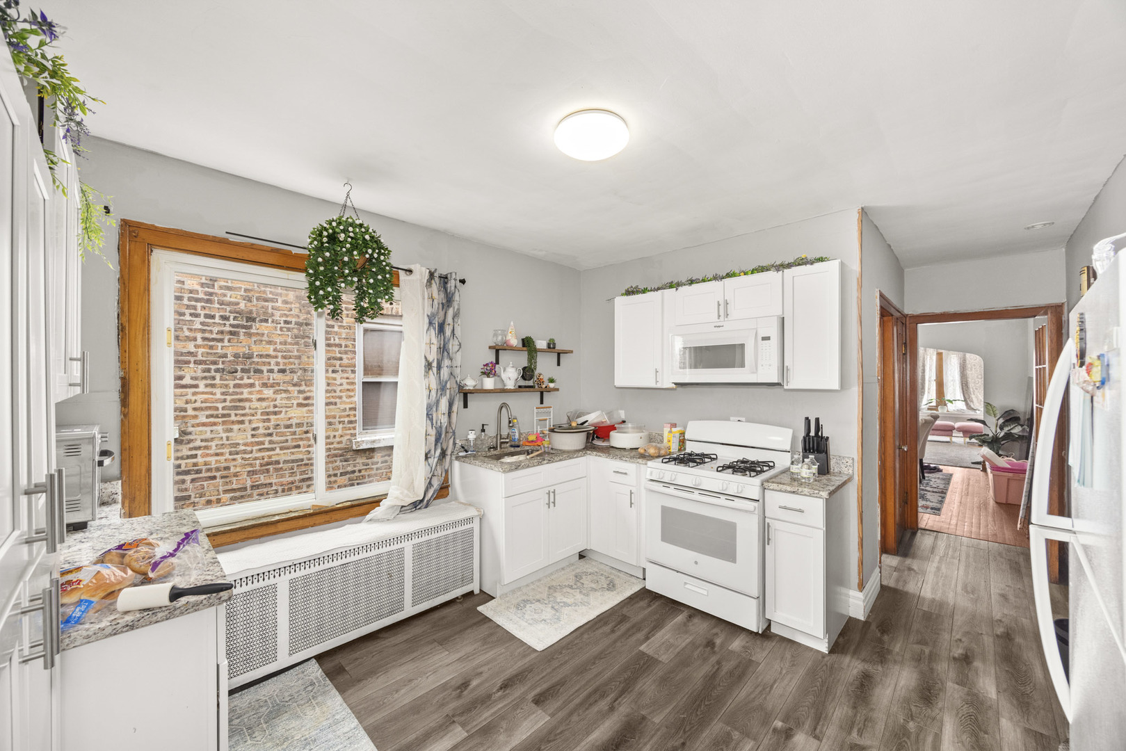 1833 Gunderson Avenue