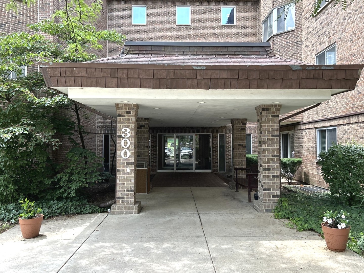 300 Roselle Road 419