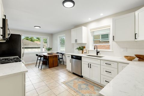 Tiny photo for 604 Lavergne Avenue, Wilmette, IL 60091 (MLS # 12688838)