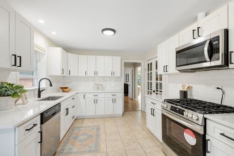 Tiny photo for 604 Lavergne Avenue, Wilmette, IL 60091 (MLS # 12688838)