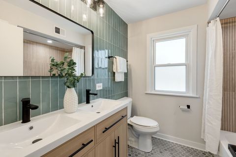 Tiny photo for 604 Lavergne Avenue, Wilmette, IL 60091 (MLS # 12688838)