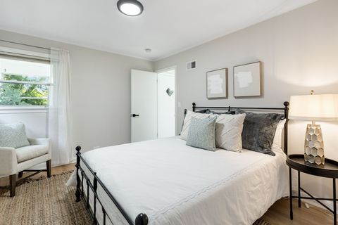 Tiny photo for 604 Lavergne Avenue, Wilmette, IL 60091 (MLS # 12688838)