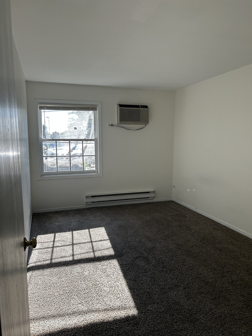 McHenry, Illinois 60050, United States, 2 Bedrooms Bedrooms, ,2 BathroomsBathrooms,Residential,Active,204200