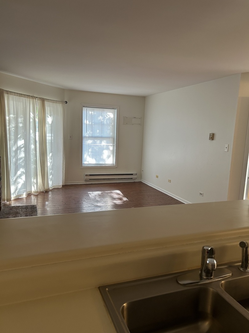 McHenry, Illinois 60050, United States, 2 Bedrooms Bedrooms, ,2 BathroomsBathrooms,Residential,Active,204200