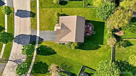 Tiny photo for 1491 Woodscreek Circle, Crystal Lake, IL 60014 (MLS # 12648935)