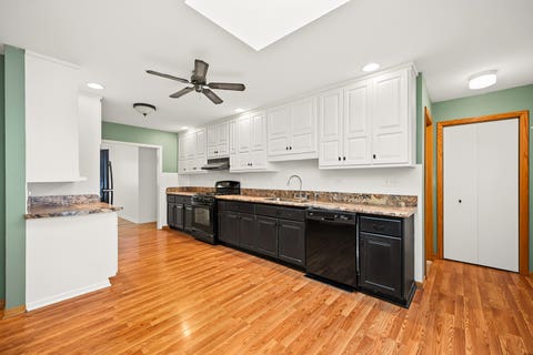Tiny photo for 183 Brandon Avenue, Glen Ellyn, IL 60137 (MLS # 12737986)