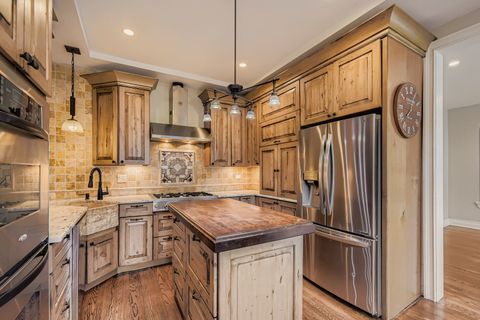 Tiny photo for 2946 N Pine Grove Avenue #1S, Chicago, IL 60657 (MLS # 12393752)