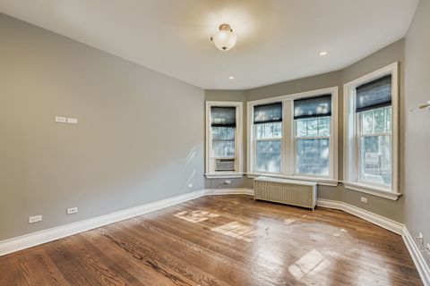 Tiny photo for 2946 N Pine Grove Avenue #1S, Chicago, IL 60657 (MLS # 12393752)