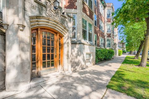 Photo of 2946 N Pine Grove Avenue #1S, Chicago, IL 60657 (MLS # 12393752)