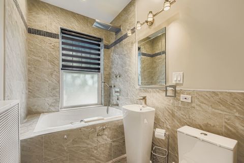 Tiny photo for 2946 N Pine Grove Avenue #1S, Chicago, IL 60657 (MLS # 12393752)