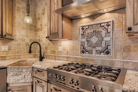 Tiny photo for 2946 N Pine Grove Avenue #1S, Chicago, IL 60657 (MLS # 12393752)
