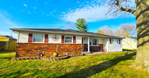 Photo of 614 E Superior Street, Irvington, IL 62848 (MLS # 12598412)