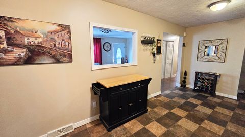 Tiny photo for 614 E Superior Street, Irvington, IL 62848 (MLS # 12598412)