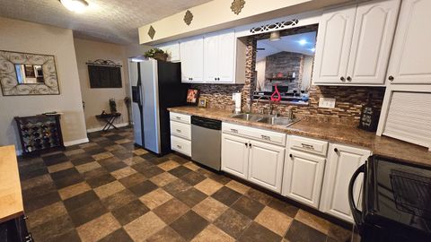 Tiny photo for 614 E Superior Street, Irvington, IL 62848 (MLS # 12598412)