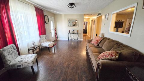 Tiny photo for 614 E Superior Street, Irvington, IL 62848 (MLS # 12598412)