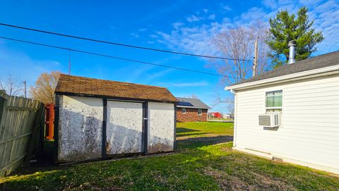 Tiny photo for 614 E Superior Street, Irvington, IL 62848 (MLS # 12598412)