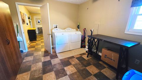 Tiny photo for 614 E Superior Street, Irvington, IL 62848 (MLS # 12598412)