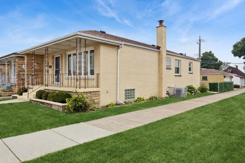 Tiny photo for 6000 S Narragansett Avenue, Chicago, IL 60638 (MLS # 12698222)