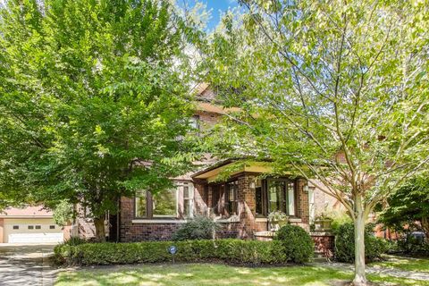Photo of 1028 N Sheridan Road, Waukegan, IL 60085 (MLS # 12465125)