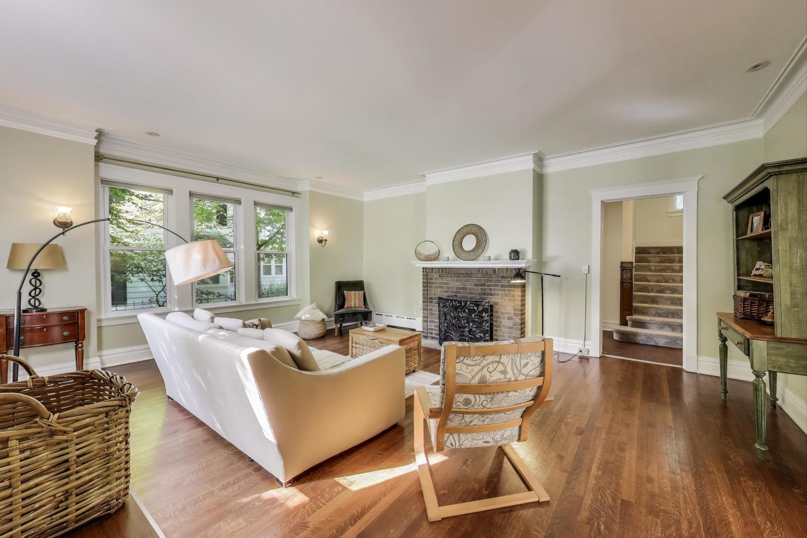 1028 N Sheridan Road