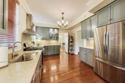 Tiny photo for 1028 N Sheridan Road, Waukegan, IL 60085 (MLS # 12465125)