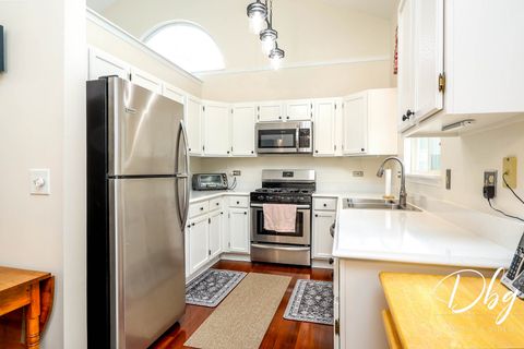 Tiny photo for 81 W Dahlia Lane, Round Lake Beach, IL 60073 (MLS # 12475474)