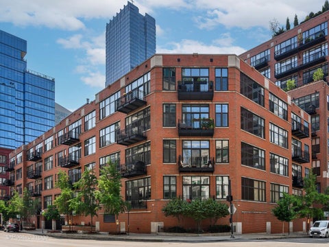 Photo of 333 W HUBBARD Street #904, Chicago, IL 60654 (MLS # 12726420)