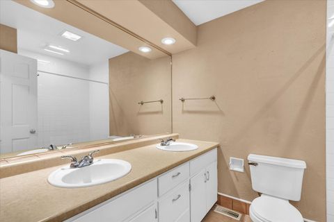 Tiny photo for 609 E Sunnycrest Court, Urbana, IL 61801 (MLS # 12566184)