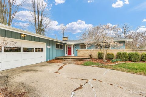 Tiny photo for 609 E Sunnycrest Court, Urbana, IL 61801 (MLS # 12566184)